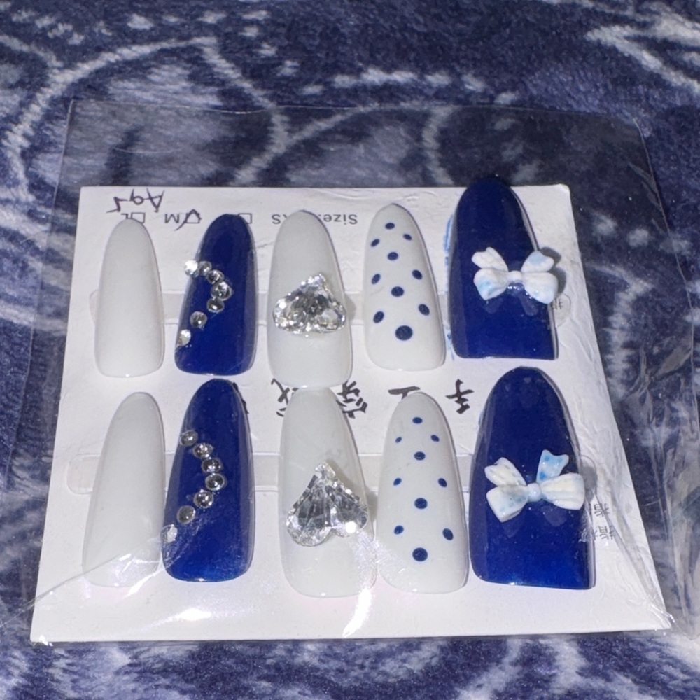 Blue and White Nail Set with Rhinestones and Bows